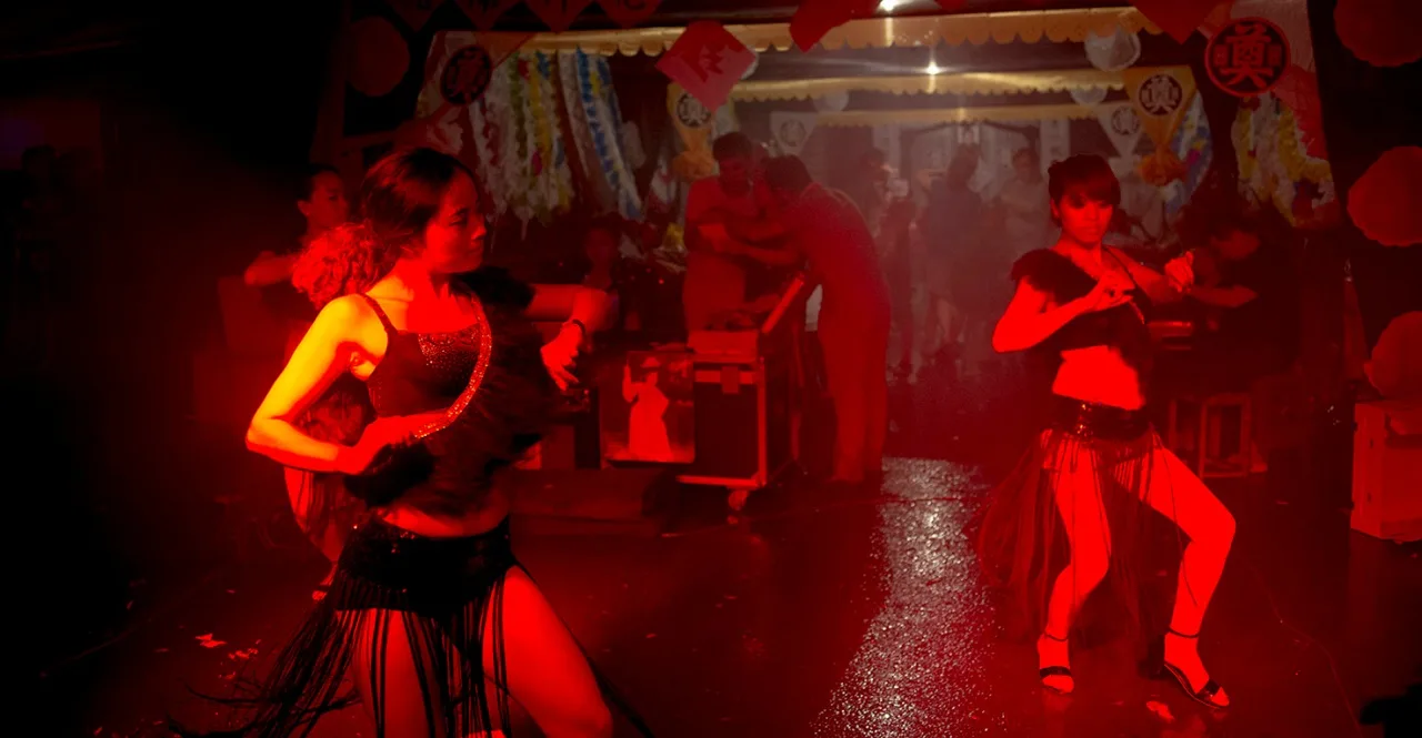 People Call Bar Dancers In Funeral In China Know reason