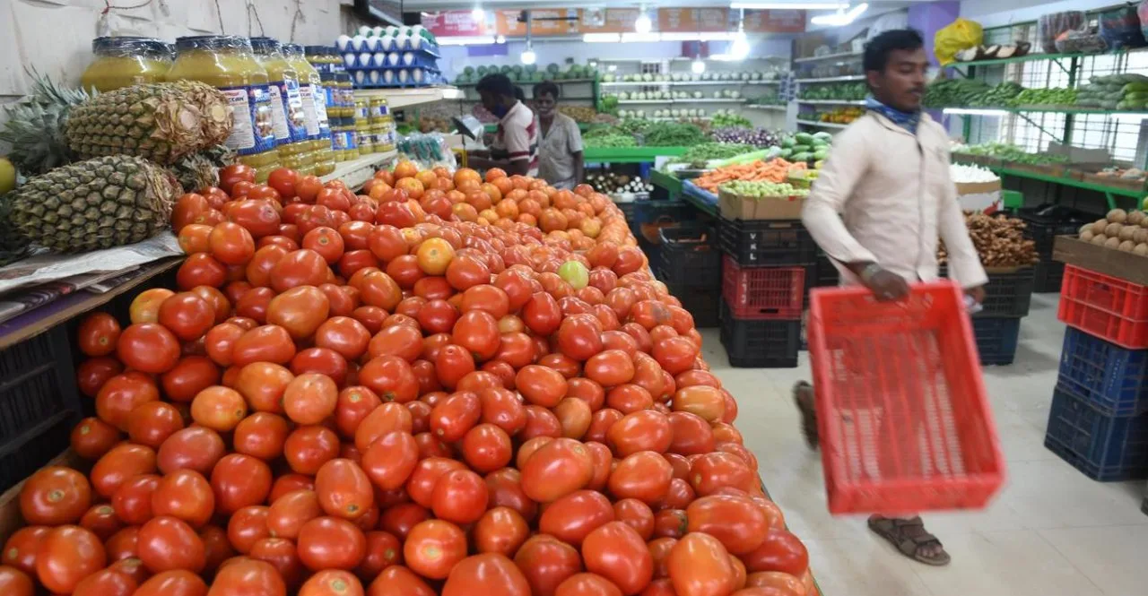 Tomato Prices down to Rs 100/kg heading to Rs 30 soon