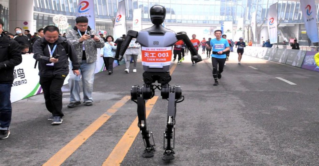 A half marathon for humanoid robots will be held in Beijing in April