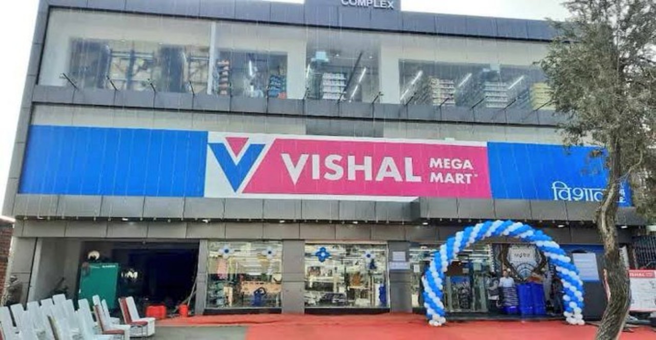 Vishal Mega Mart security guard job discussed due to a viral trend on social media